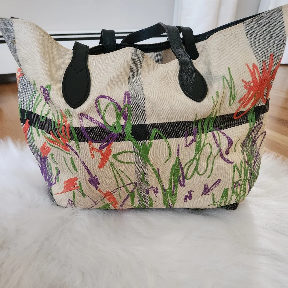 Burberry Multicolor Check Canvas Floral Carryall - Picture 4 of 9